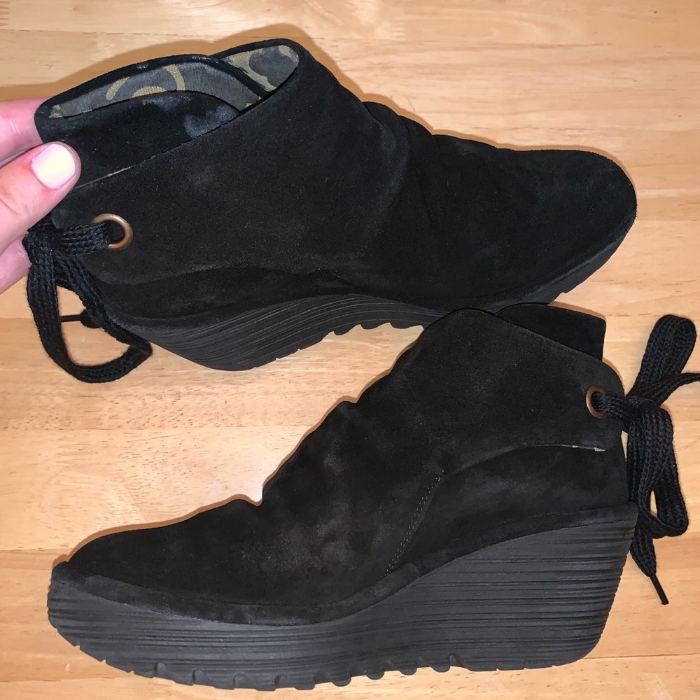 Fly London Yama Wedge